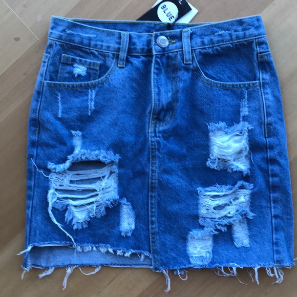 Distressed denim mini skirt - Picture 2 of 8